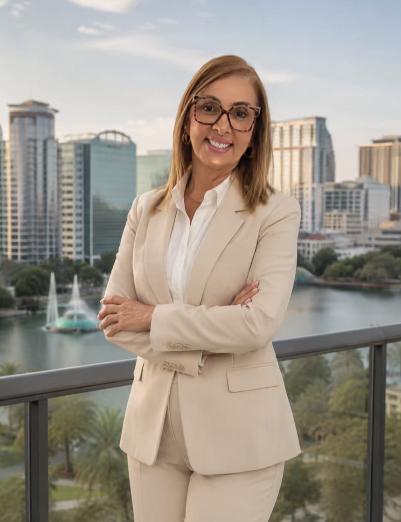 Retrato de Luz Materán, realtor en Miami